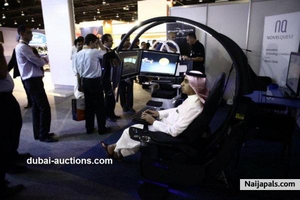 Emperor 1510 Stylish Workstation displayed at Gitex 2014 - click for next photo