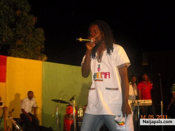wajudah live @ M Lounge port harco - click for next photo