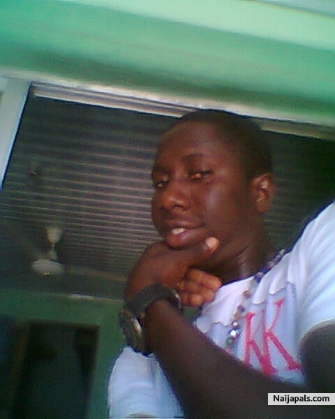 Naija fil d swag,d way i shine . it's fine boy effizy deluxe mudis in amendo's shop - click for next photo