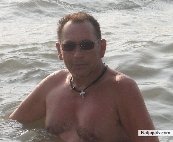Bedman Macho in Water - click for next photo