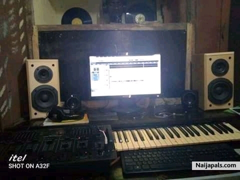 Multi music 🎷 records - click for next photo