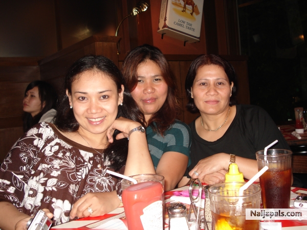 MeLb@' s bD@y @ TGIF RoPpOngI - click for next photo