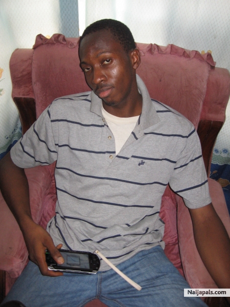 buchi d small banker - click for next photo