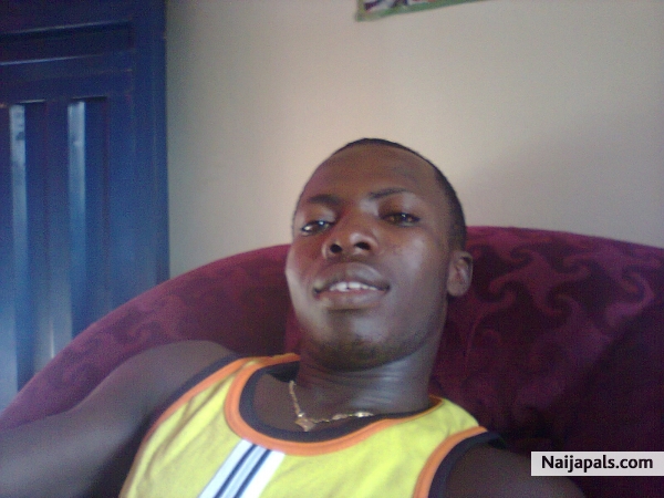 I need not to go extra mile to look good. I need to make good things happen. - click for next photo