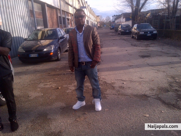  - click for next photo