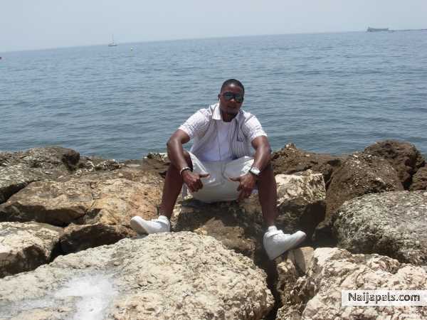  - click for next photo