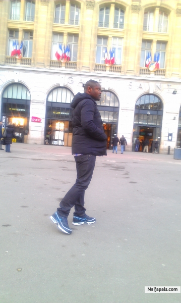  - click for next photo
