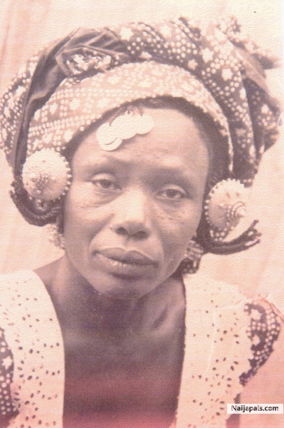 A wollof woman - click for next photo