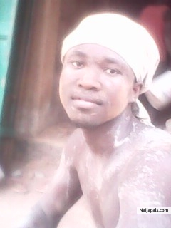 Dee-REALME. - click for next photo