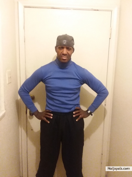 Very mature and fit guy - click for next photo