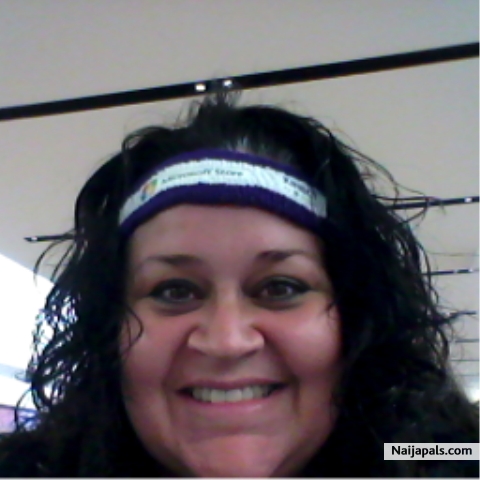 JUST ME AT THE MICROSOFT STORE IN THE GALLERIA IN HOUSTON, TEXAS, USA... - click for next photo
