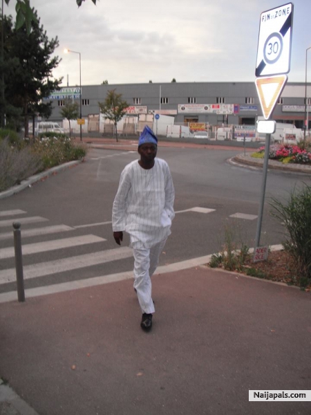  - click for next photo