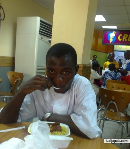 i was in a fast food centre - click for next photo