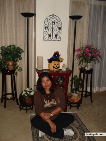 m@ pUmpKiN ALTaR - click for next photo