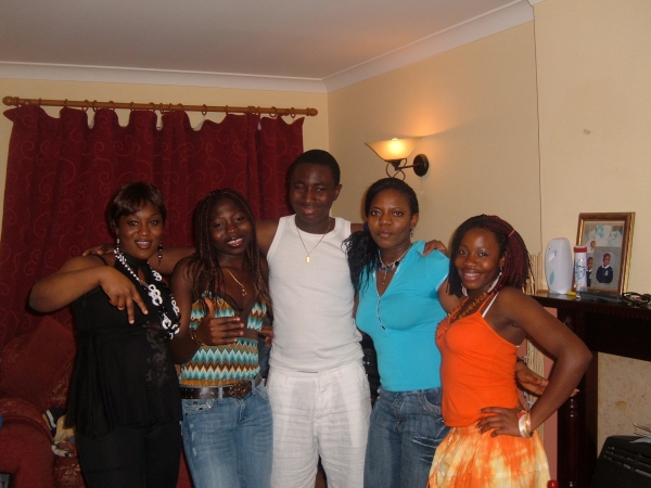 DA FRIENDZ............... - click for next photo