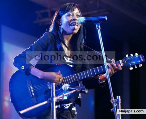 Carol9nne! - click for next photo