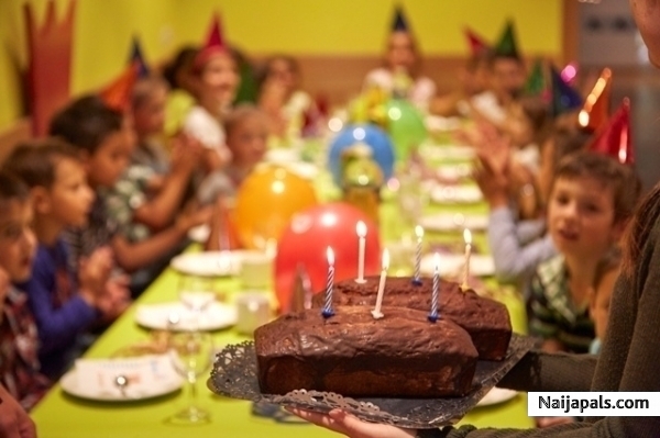 as early as the cake candle fit-noh burn my cake even if nah Christmas send unah - click for next photo