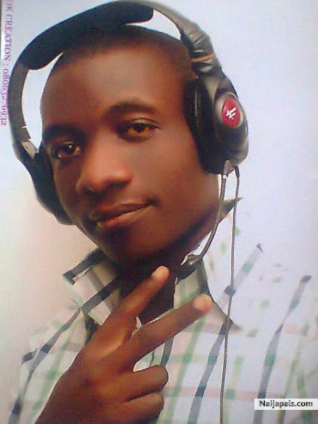 D j Nana - click for next photo