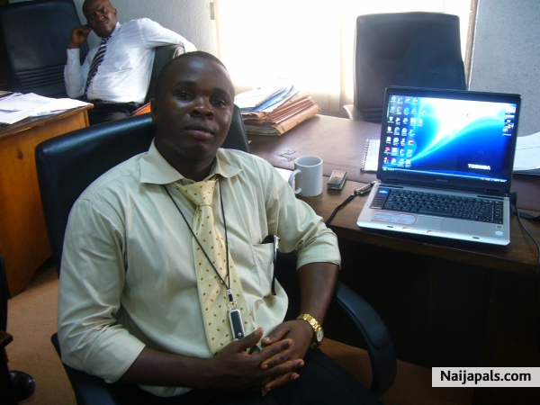 I DEY KAMPE....... - click for next photo