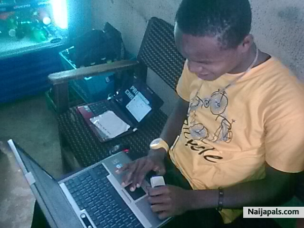 dats me am still searching 4 d right girl - click for next photo