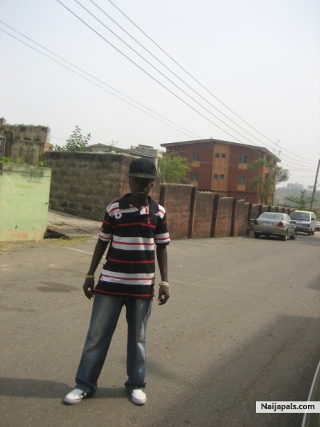  - click for next photo