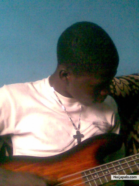 Far better than Marvin Gaye here..lol - click for next photo
