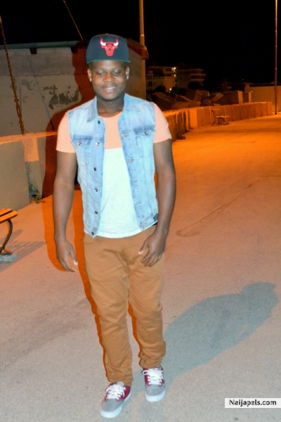  - click for next photo