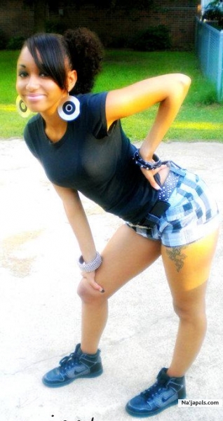 Ms. Bankrollll :} - click for next photo