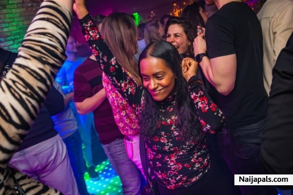 ♪♪♪ - ♫♫ - 𝄞𝄞 - ♩♩ ♩ dancing to the year 🎵2025 people dont dance to - ♯[Lang Zal Zij_Hij Leven] - click for next photo