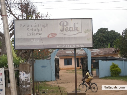MY SECONDRY SCHOOL PICTURE - click for next photo