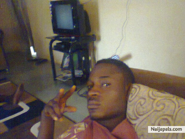 9nigerFintz - click for next photo