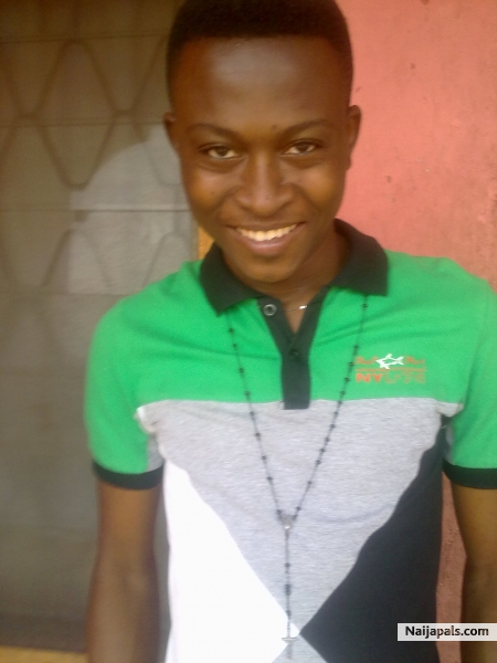 Look as my cheek wan enta my eyes!!! - click for next photo