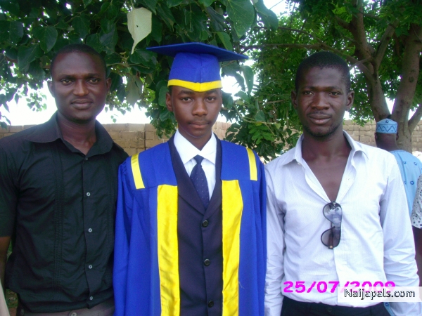 enitan and saeed on zaka graduation - click for next photo