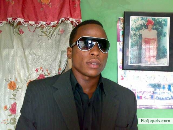  - click for next photo
