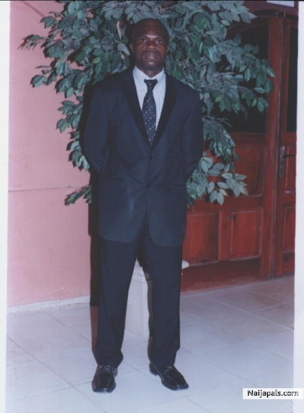 looking for a serious relationship - click for next photo