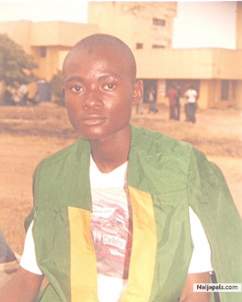 meeee ofcos.......... - click for next photo