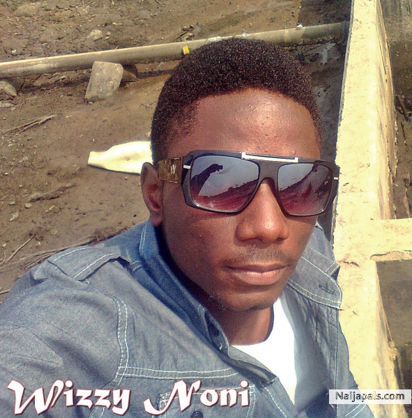 WizzyNoni - click for next photo