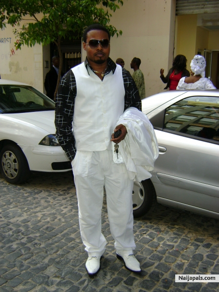 - click for next photo