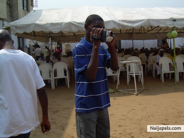 Impromptu Camera Man - click for next photo