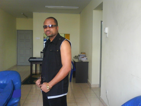  - click for next photo