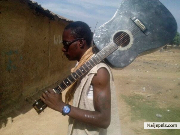 the gud tin abt music is wen it hits u,u fill no pain...... - click for next photo