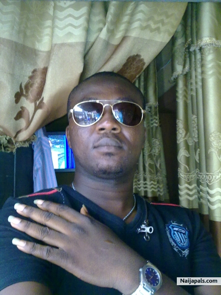 looking for love,honesty,caring and loving - click for next photo
