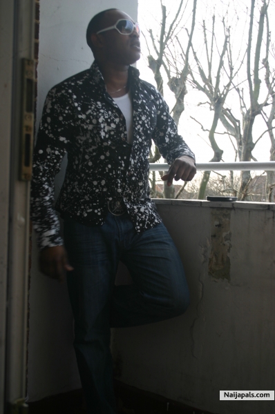  - click for next photo