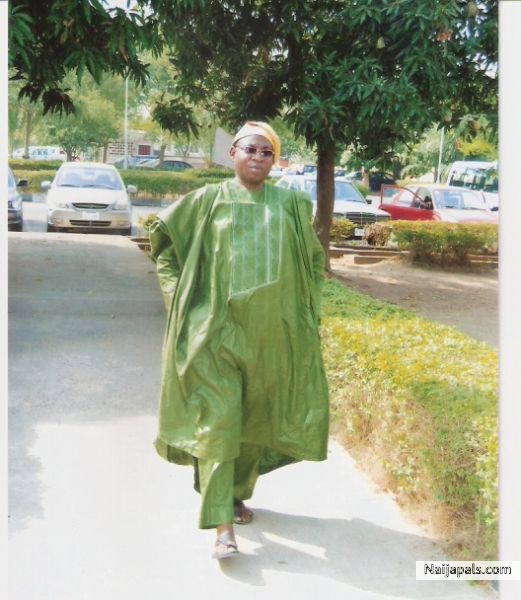 Lanre on the move - click for next photo