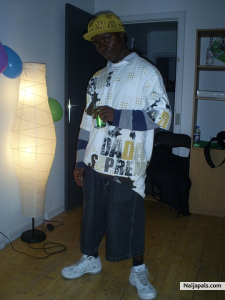 yo ya holler at your boy - click for next photo