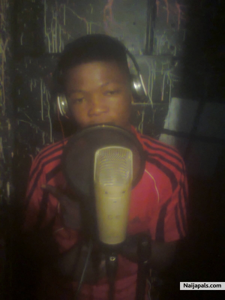 it ur boy temmytee nani jah bless my hustle - click for next photo
