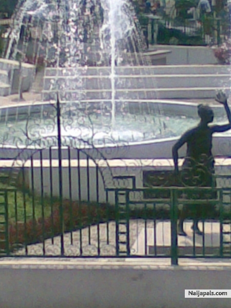  - click for next photo