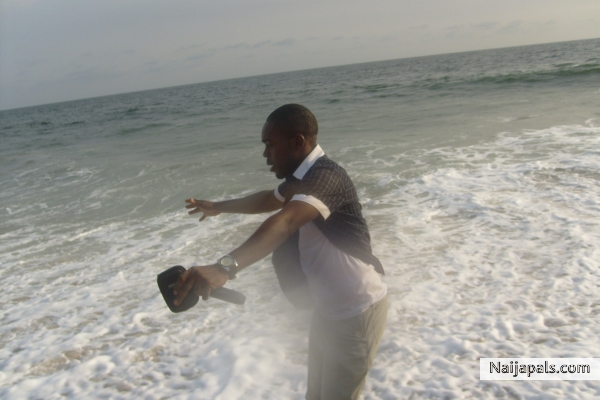 GREETINGS TO MY FELLOW NAIJAPALS. - click for next photo