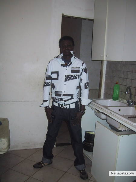  - click for next photo