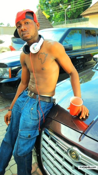 doing ma thing... you can get me on tokin drumz medies still b.h.h nation and blackworld. 2000bc - click for next photo